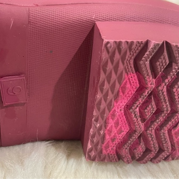 Women’s Nomad Matte Berry Rain Boots Size 6 US! - Picture 7 of 11